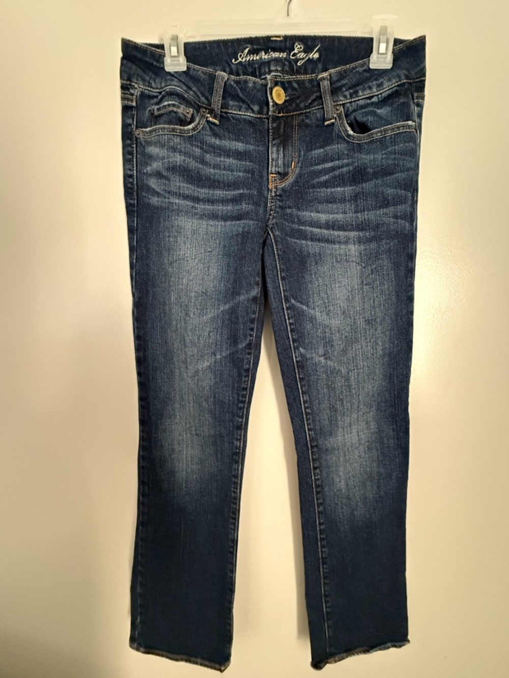 American Eagle Outfitters Women’s Mid-Dark Blue Straight Leg Jeans